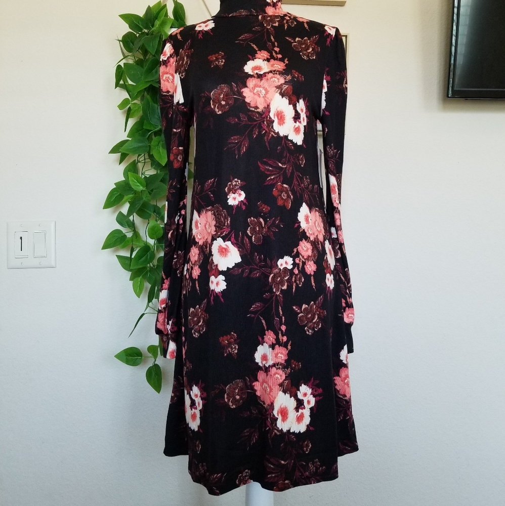 Junior's SO Puff Sleeve Mock Neck Dress Meduim